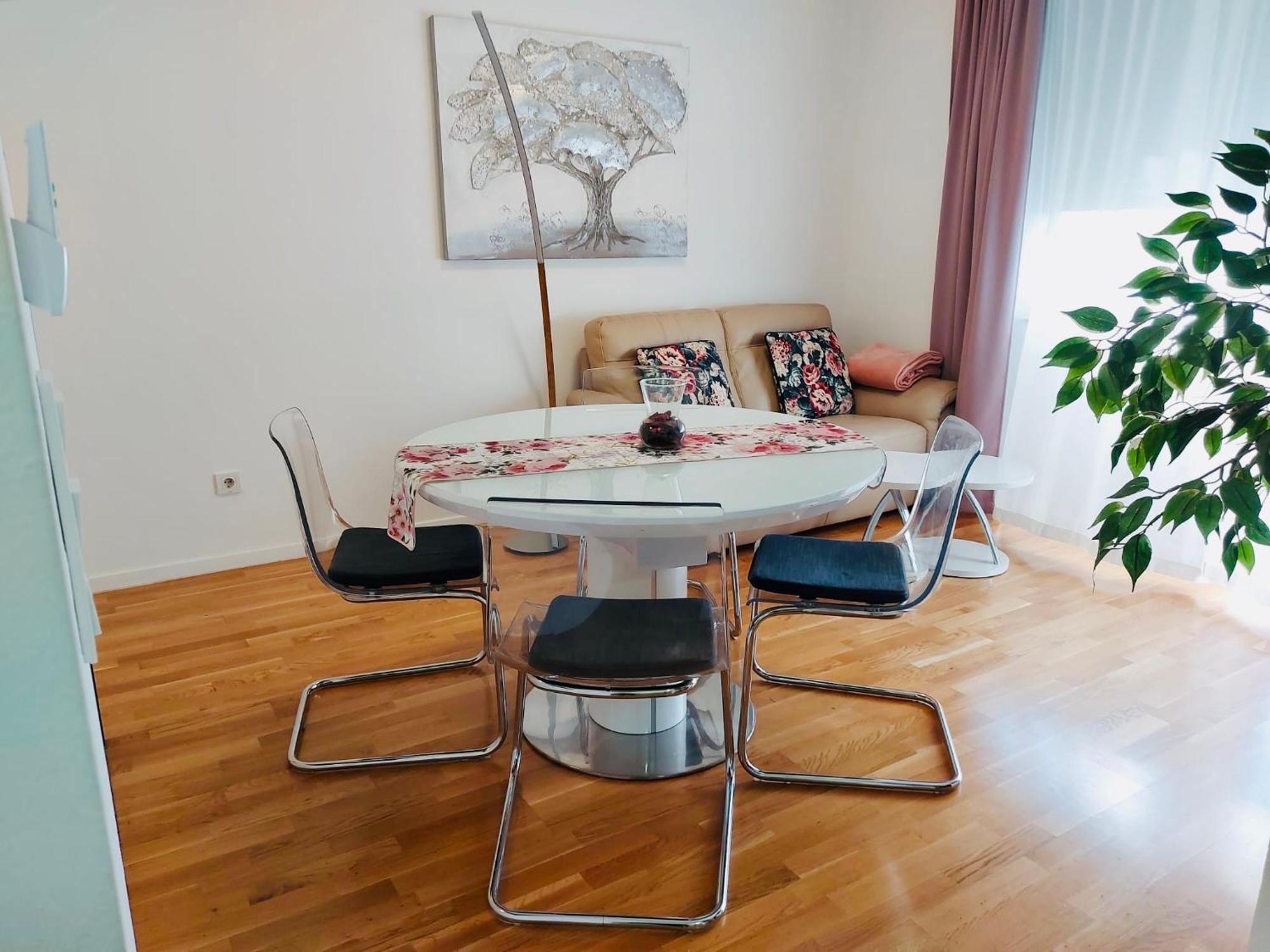 West Residence Luxury Apartment- Parking In Garage Zágráb Kültér fotó